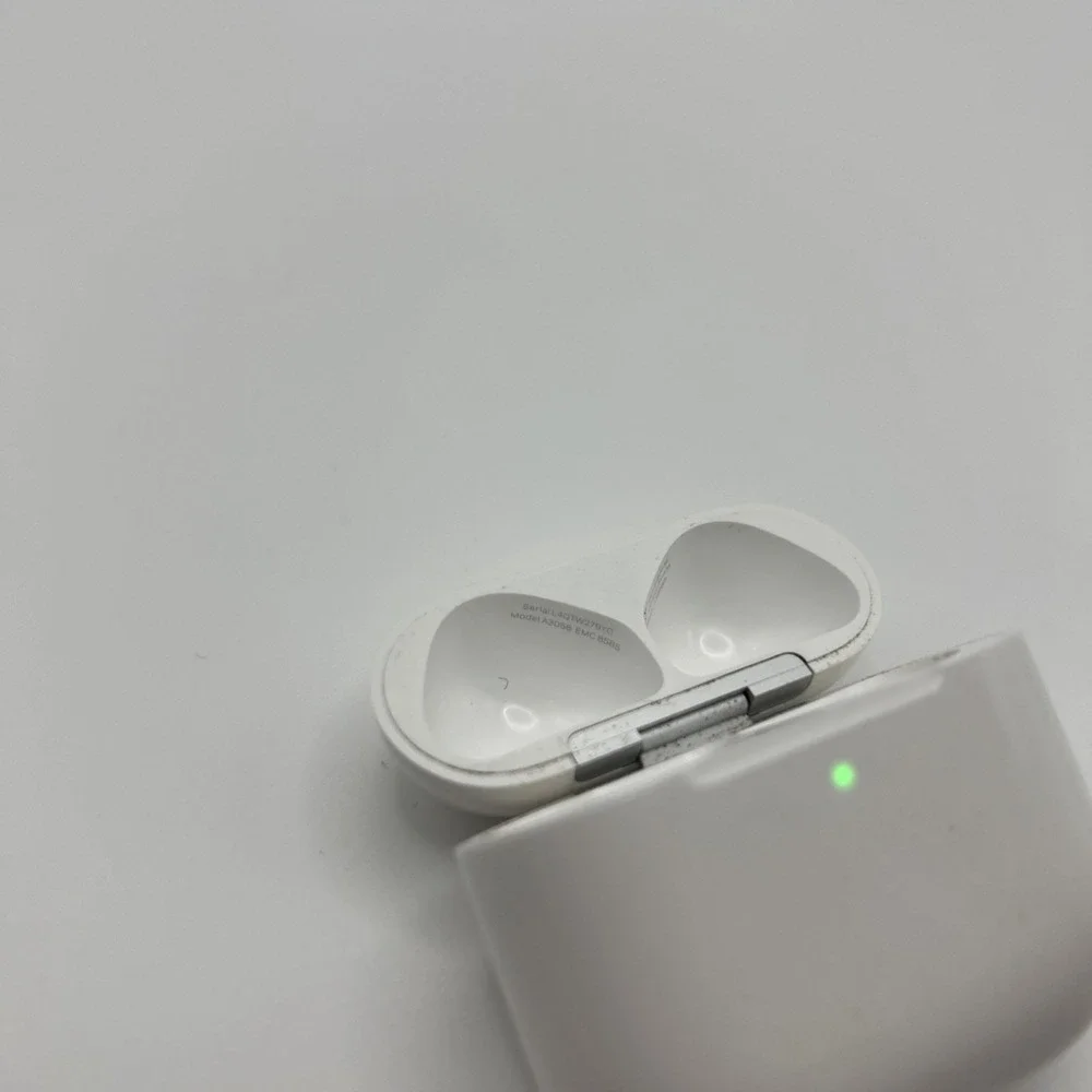Apple AirPods 4 Charging Case (Without ANC) - A3058 (No AirPods) - Good